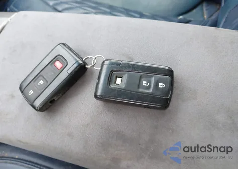 2008 Toyota Prius z USA, uszkodzony, nr VIN JTDKB20UX83351378